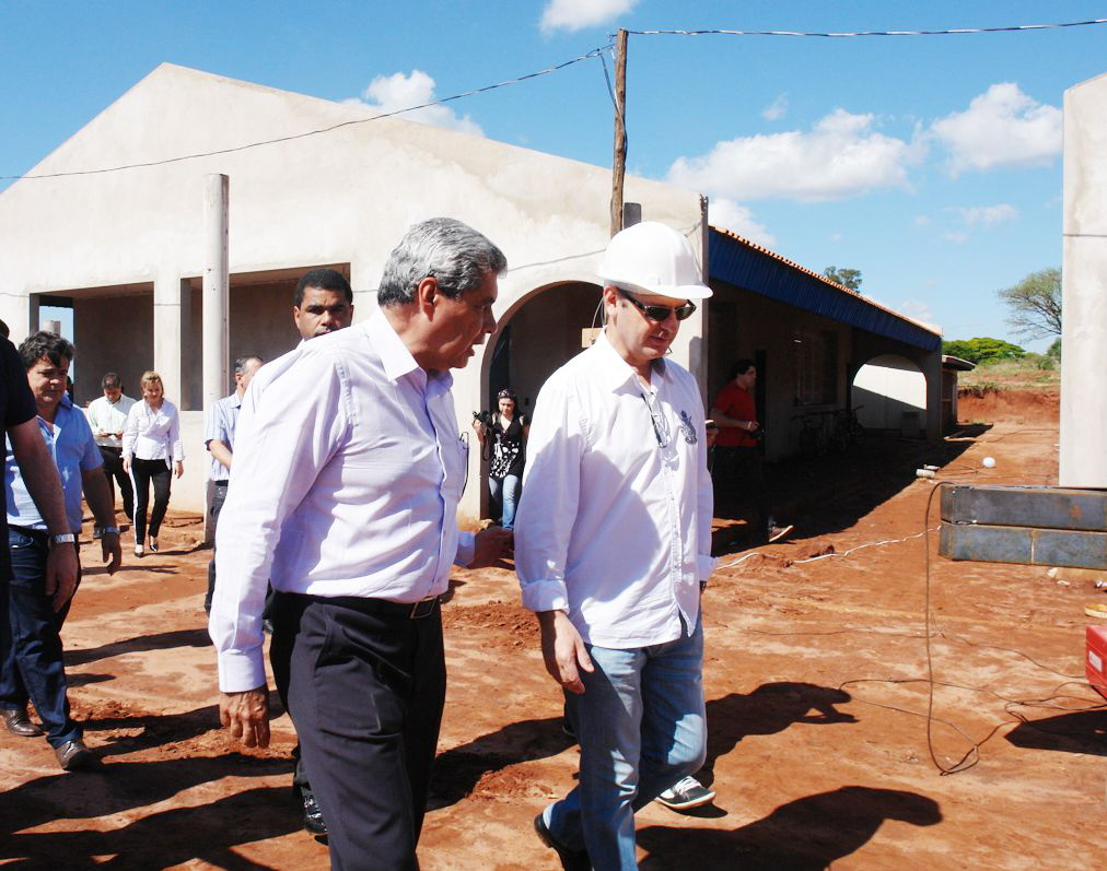 O governador esteve em Amambai visitando a obra no dia 18 de outubro.