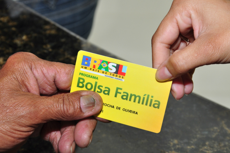 Bolsa Família atende a mais de 14,1 milhões de famílias em abril