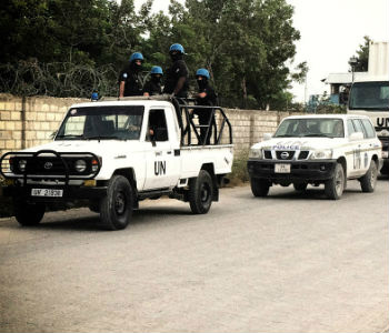 Boinas azúis da Minustah levam material eleitorial da capital do Haiti, Porto Príncipe, para todas as regiões do país antes das eleições de agosto de 2015. Foto ONU/Minustah/Logan Abassi