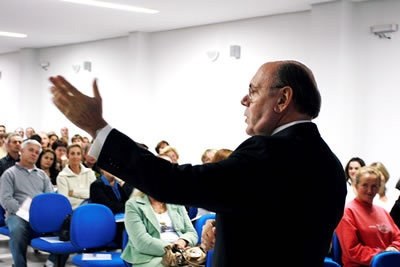 Agenda de eventos para Amambai e região Renato Pereira fará sua divertida palestra em Amambai no dia 18 de agosto.