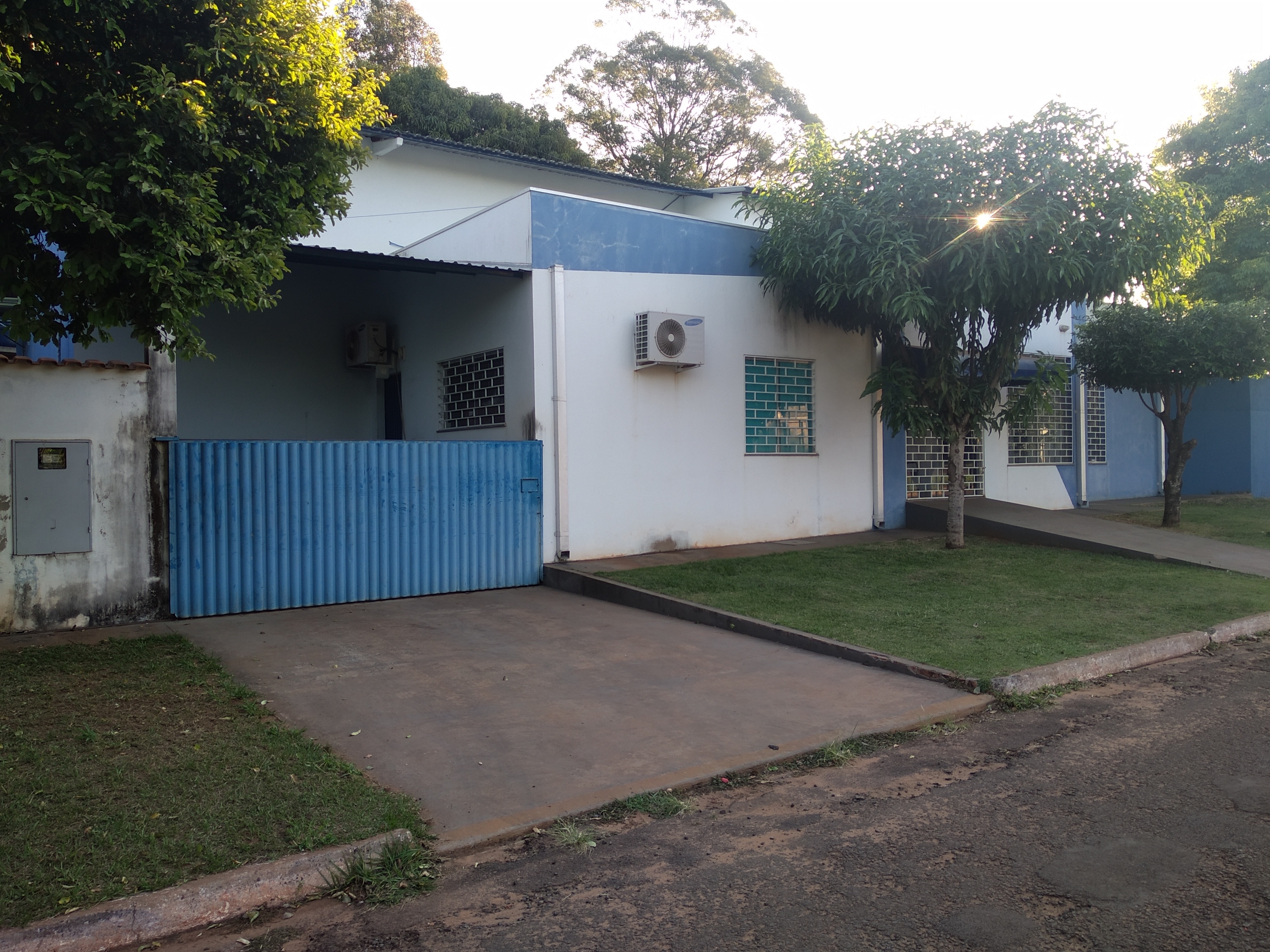 Ligia Borges requer veículos para a "Cozinha Central" da prefeitura A Cozinha Central, localizada ao la do EM Antônio Pinto da Silva, prepara merenda escolar para escolas do município de Amambai / Foto: Moreira Produções