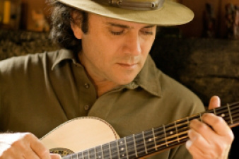 Shows e exposições de artistas regionais inauguram 1º dia do Festival de Bonito Músico Almir Sater está entre as atrações