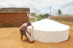 Ampliadas medidas para minimizar efeitos da seca no Semiárido As cisternas beneficiam a população de baixa renda do Semiárido, que sofre com os efeitos das secas prolongadas