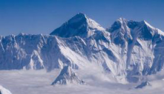 Nepal põe fim às buscas dos desaparecidos no Monte Everest - Anarendra Shrestha/Agência Lusa