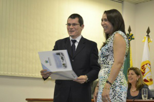 Promotor Douglas recebe homenagem do Conselho Nacional do Ministério Público pelos trabalhos realizados.