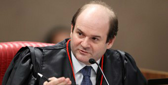 Ministro suspende propaganda eleitoral do PSC por teor ofensivo Ministro suspende propaganda eleitoral do PSC por teor ofensivo