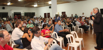 Delcídio durante reunião suprapartidária em pró de Dilma em Campo Grande.