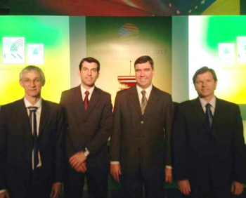 E/D - O presidente da Fundação MS, Luis Alberto Moraes Novaes. o vice-presidente da Associação dos Produtores de Soja de MS (Aprosoja/MS), Christiano Bortolotto, o presidente da Famasul, Eduardo Riedel e  secretário de Desenvolvimento Econômico e de Meio Ambiente de Maracaju, Luciano Muzzi Mendes.