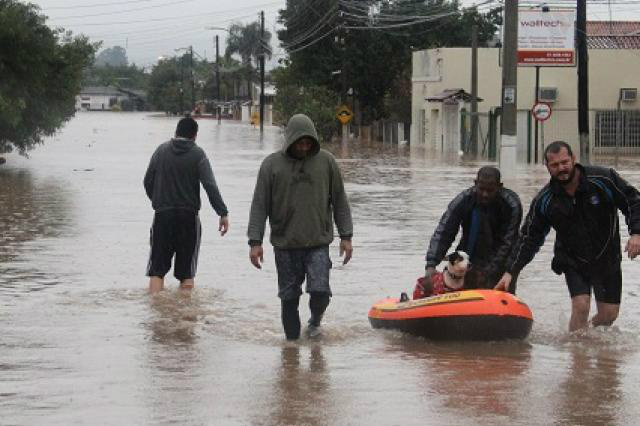 Chuvas no Sul diminuem hoje (17), mas aumentam a partir de domingo Chuvas no Sul diminuem hoje (17), mas aumentam a partir de domingo
