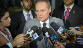 Renan critica Temer e o responsabiliza por divisão no PMDB Para Renan Calheiros, barrar deputados é resgatar o chamado “centralismo democrático”