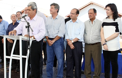 Com diversas inaugurações, governador passa o dia em Dourados