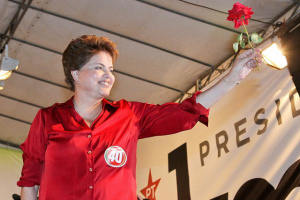 TSE nega pedido de Dilma para retirar vídeo do Youtube TSE nega pedido de Dilma para retirar vídeo do Youtube