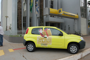 Sorteio da promoção Show de Natal da ACIA acontece neste domingo (8) O primeiro prêmio é o automóvel Uno 0 km, que ficou em exposição em frente às empresas patrocinadoras durante o tempo da campanha.