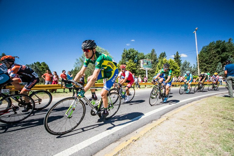 Ciclismo brasileiro se fortalece em competição na Argentina