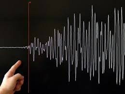 Sismo de 5,6 na escala Richter faz tremer edifícios em Tóquio