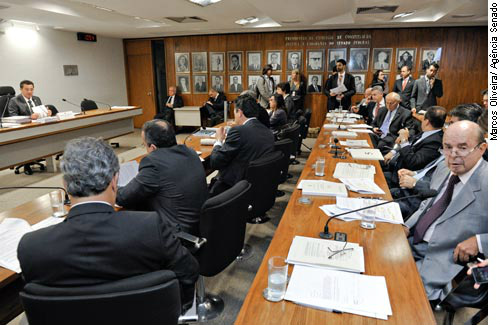 Projeto permite doação eleitoral de concessionários públicos