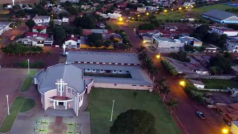 Ex-prefeito é multado por irregularidades na gestão de recursos do Fundeb Vista de Laguna Carapã - Portal Férias/Reprodução