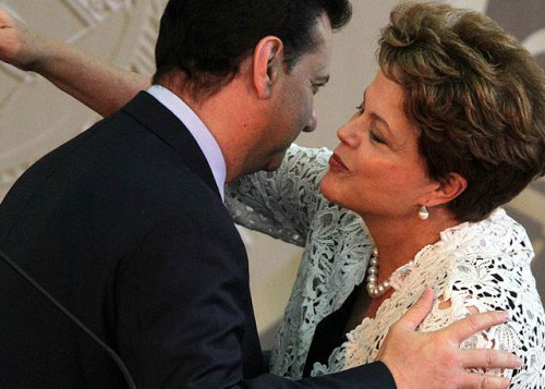 Mesmo encrencado, Kassab anuncia apoio a Dilma Ex-prefeito de São Paulo, Gilberto Kassab deve oficializar na próxima semana o apoio do PSD à reeleição da presidente Dilma Rousseff em 2014