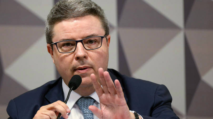 Comissão do impeachment discute relatório de Anastasia Comissão do impeachment discute relatório de Anastasia