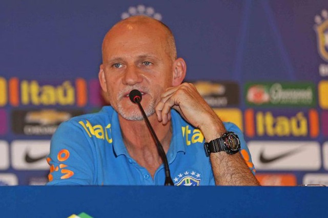 Copa com árbitro de vídeo poderá ter mais pênaltis, diz Taffarel O preparador de goleiros da seleção brasileira, Cláudio Taffarel, elogiou bastante o titular Alisson - Rafael Ribeiro / CBF / Divulgação