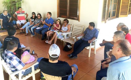 PDT irá fazer consulta popular para escolha de vice em Amambai Reunião da diretoria do PDT de Amambai para informa que a escolha do nome do pré-candidato a vice-prefeito será realizada por escolha popular / Foto: Divulgação