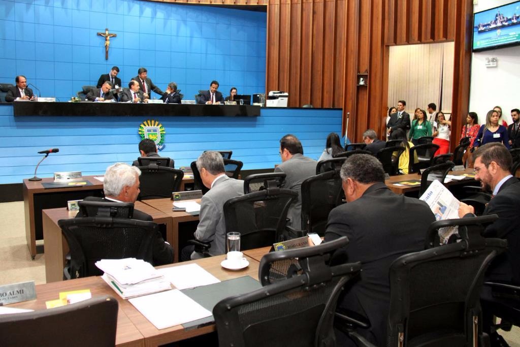 Ordem do Dia: Proibida a utilização de celulares em UTIs neonatais do Estado Quatro projetos foram aprovados durante a Ordem do Dia desta terça-feira