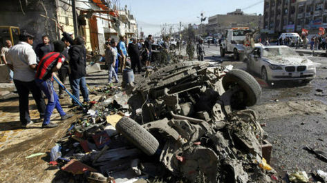 Iraque: sobe para 90 o número de mortos em ataque com carro-bomba Iraque: sobe para 90 o número de mortos em ataque com carro-bomba