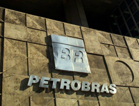 Petrobras dispara 4% na Bolsa e ultrapassa os R$ 10