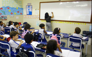 Confederação alerta gestores para dois compromissos na área de Educação