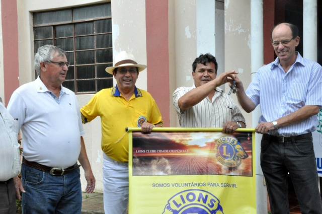 Lions Clube Cidade Crepúsculo reassume sua sede em Amambai Na ocasião da visita do governador do Lions, foi realizada oficialmente a devolução da sede do clube aos seus associados.
