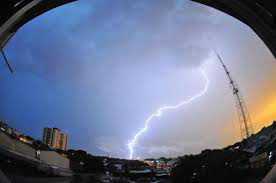 Defesa Civil alerta para possibilidade de tempestade de raios e vendaval