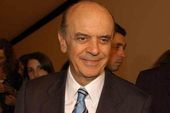 No Ceará, Serra diz que vai criar o 13° do Bolsa Família