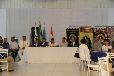 Lions Clube Cidade Crepúsculo reassume sua sede em Amambai Durante a noite, membros dos clubes da região se reuniram em um jantar promovido pelo clube onde houve a entrega da carta constitutiva, que marca a criação do Clube a nível internacional.