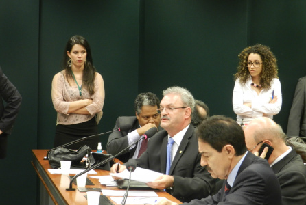 O parecer, aprovado na Comissão Especial que estuda o financiamento da saúde pública, recusa a criação da Contribuição Social para a Saúde (CSS), semelhante à CPMF