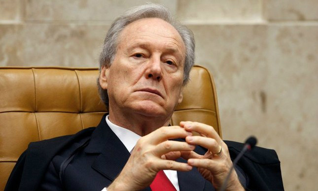 Lewandowski se reúne com senadores para definir próxima fase do impeachment Divulgação
