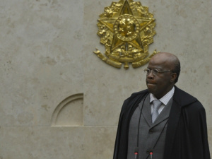 Maioria do STF decide pela prisão imediata de condenados no mensalão O relator da ação penal, Joaquim Barbosa, foi voto vencido e posicionou-se pela execução da pena dos 21 réus condenados no processo