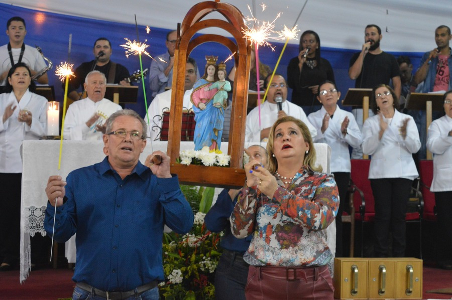 De forma diferente e à distância, Festa da Padroeira vai acontecer em Amambai Celebração da coroação de Nossa Senhora Auxiliadora, em Amambai, realizada em 2018. /Foto: Amambai Notícias