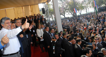 População paraguaia dividida quanto a apoio a Lugo