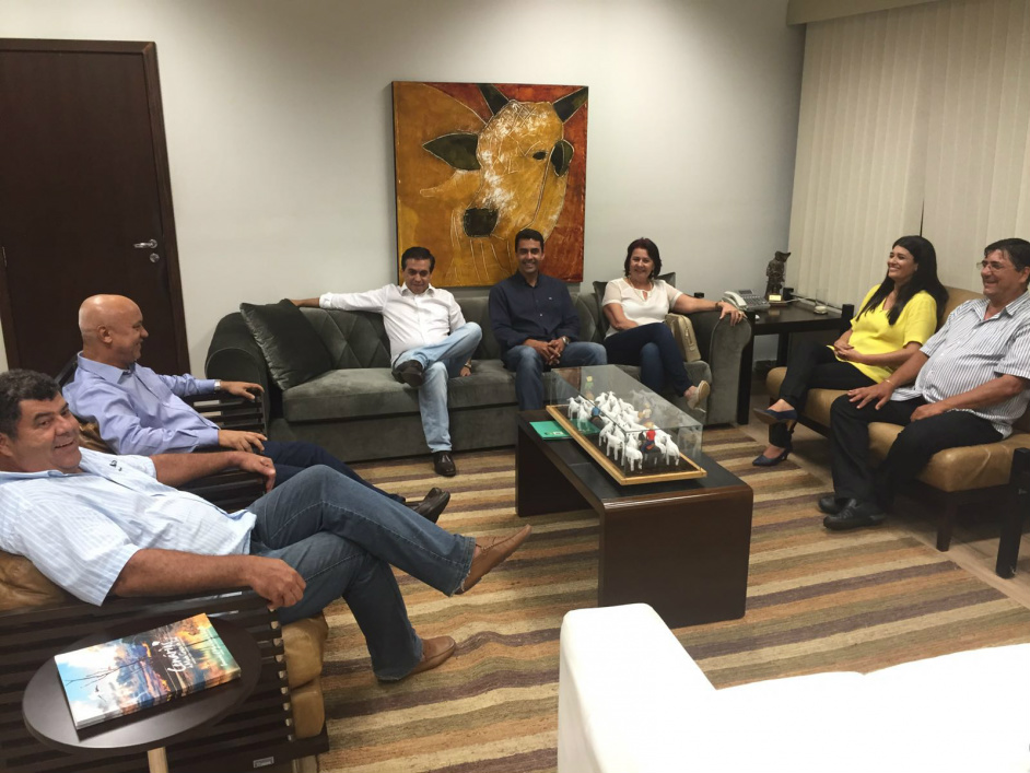 Participaram da reunião representando a Fetems, além do presidente, Roberto Botareli, o secretário de finanças da entidade, Jaime Texeira e o presidente do Sindicato Campo-Grandense dos profissionais da educação pública (ACP), Lucílio Souza Nobre / Foto: Assessoria