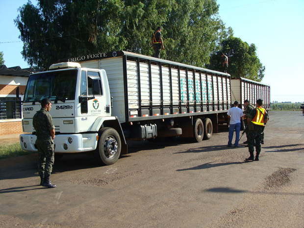 Ministro da Agricultura, Mendes Ribeiro Filho, em Ponta Porã, MS (Foto: Anderson Viegas/G1 MS).