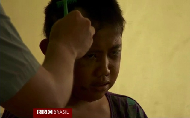 A garota de 13 anos chegou ao local após ter passado seis dias em meio aos escombros de sua casa, ao lado dos corpos de seus familiares
