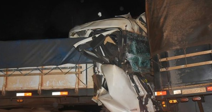 Apesar de poucas ocorrências, semana dos bombeiros foi marcada por duas mortes A batida traseira ceifou a vida de um dos motoristas, de 52 anos/ Foto: Notícia Direta