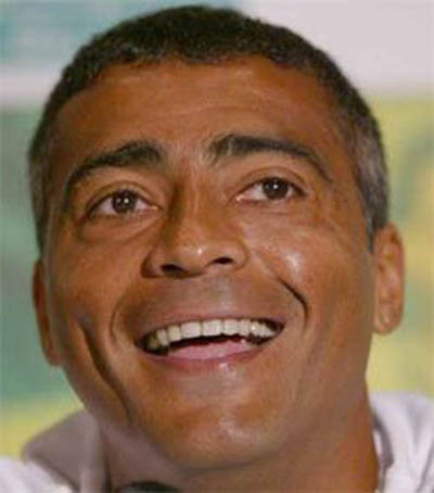Romário tem habilitação apreendida em blitze da Lei Seca