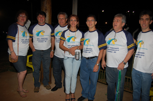 Ferechopp é festa mais esperada deste mês em Amambai Parte da equipe do Rotary que organiza o Ferechopp, durante o festival de 2010. Foto: Moreira Produções.