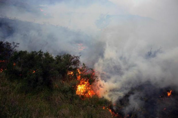 Incêndio no Chile atinge duas regiões turísticas na Patagônia argentina Incêndio no Chile atinge duas regiões turísticas na Patagônia argentina
