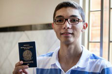 Estudante brasileiro apresenta projeto sobre hanseníase em Bruxelas Foto: Divulgação