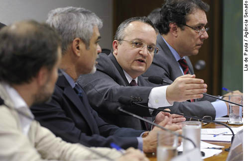 Mudança do sistema policial obtém consenso em audiência pública no senado Taques, entre especialistas: o sistema de segurança pública está falido