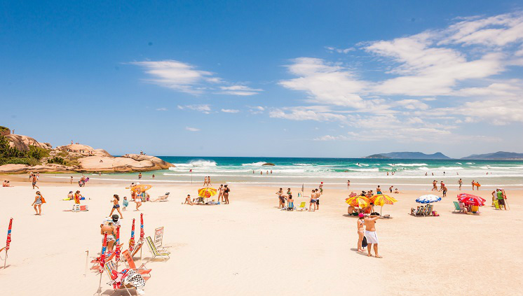 Viagens nacionais são uma grande aposta do turismo brasileiro Florianópolis/SC. Foto: Banco de imagens/Embratur