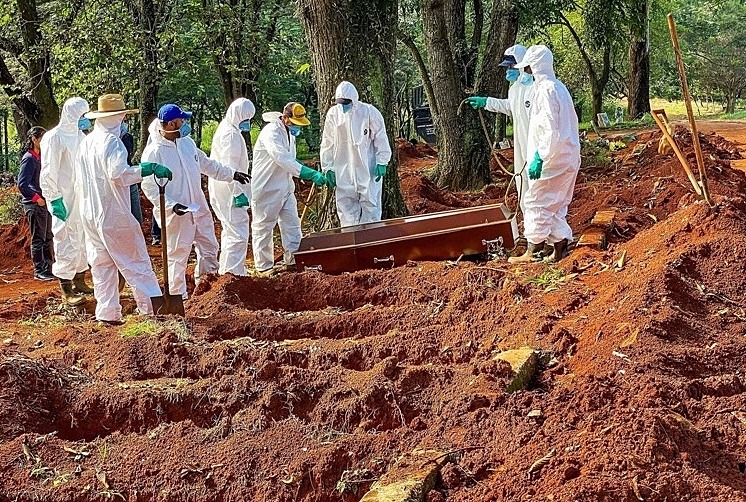 Número de contaminações pelo vírus no Brasil ultrapassa 16 milhões de casos Brasil se aproxima da marca de meio milhão de óbitos pela covid-19 - Reprodução