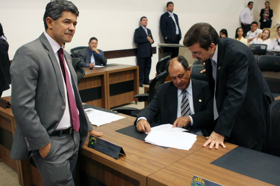 Proposta foi aprovada pelos parlamentares na sessão desta quarta feira (13)